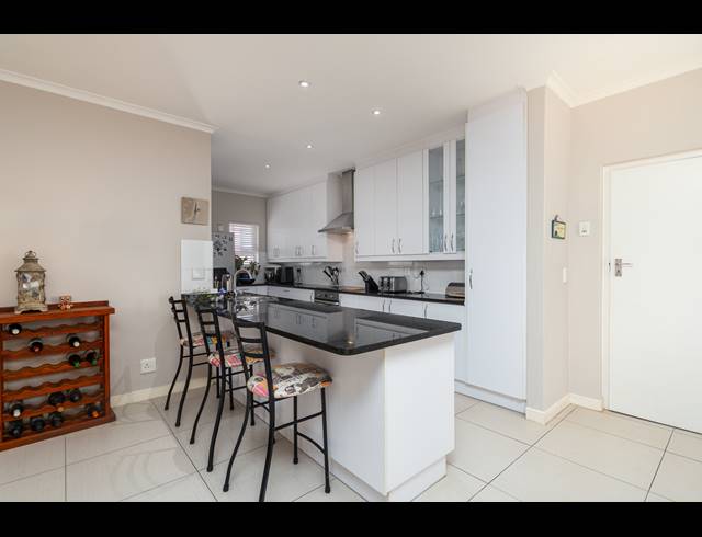 4 BEDROOM FREESTANDING SOLD IN SUNNINGDALE